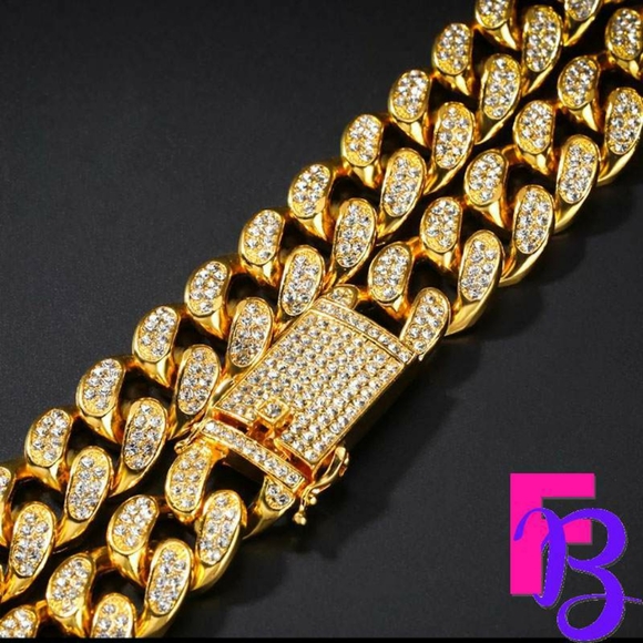 Iced Miami Cuban Necklace - Picture 4 of 17